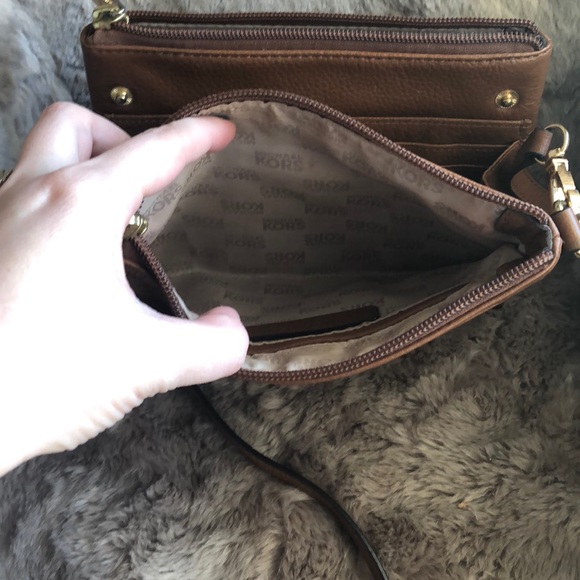 Michael Kors Crossbody - Picture 4 of 6
